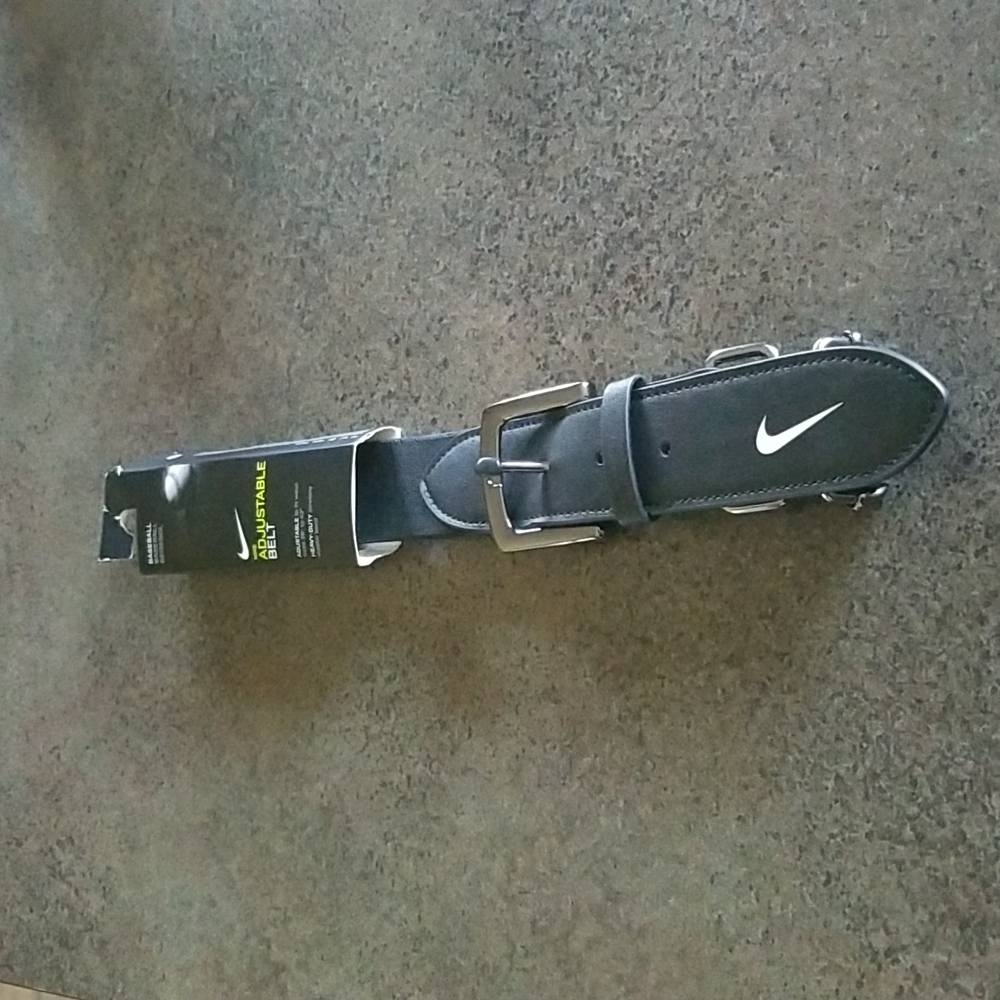 Nike adjustable baseball belt